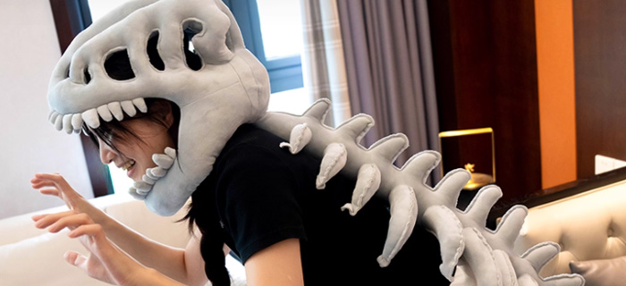 鹿晗同款恐龙骨架头套外骨骼网红玩偶毛绒帽子