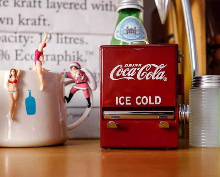 这枚复古可乐机牙签筒,是藏在生活里的“快乐开关”