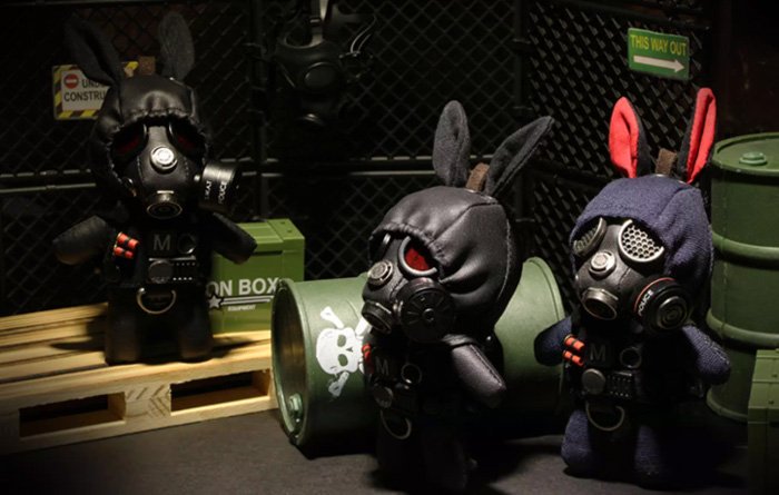 蒸汽精灵防毒面具版暗黑色军装小兔子 稀奇古怪的高级玩偶背包挂件