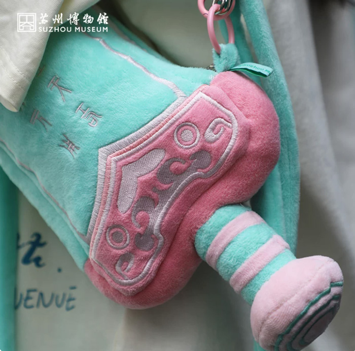 苏州博物馆 吴王夫差宝剑毛绒包卡通玩偶斜挎手提包 